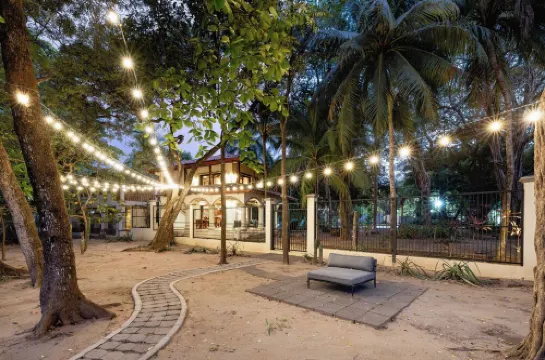 Private Gated Beachfront Sanctuary with Rustic Coastal Charm – Casa Blue Lagoon