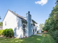 Pet-friendly 3BR w Porch & Grill Weekday Deals! Hotels in Woodstock