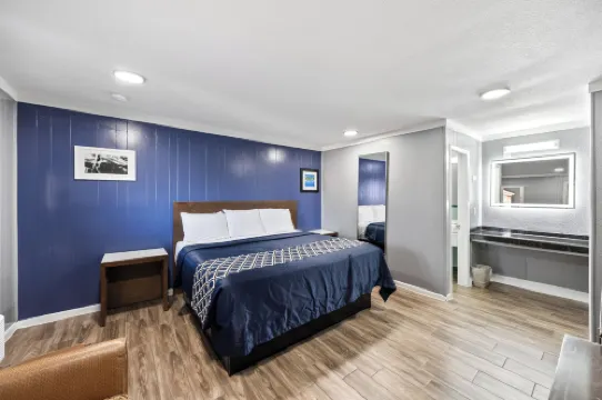 Western Inn by Capital O Cleburne TX