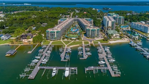 Top Floor Views, Lazy River, Pools, Waterslide, Marina, & More!!!