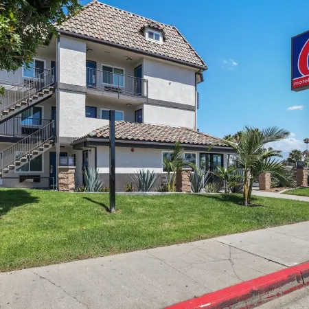 Motel 6 Escondido, CA