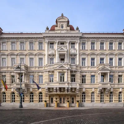 Grand Hotel Vilnius, Curio Collection by Hilton カテドラル広場周辺のホテル