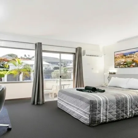 Aaron Motel