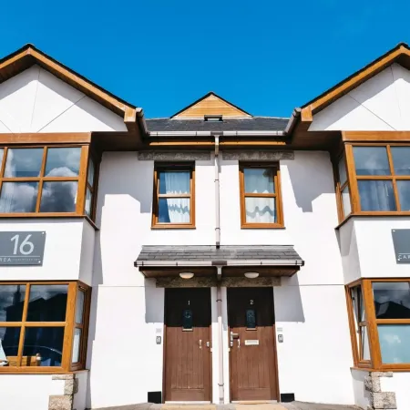 Stylish Apartment Near Newquay Beach, No Deposit