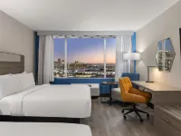 Holiday Inn Express & Suites Phoenix - Midtown by IHG Отели рядом с достопримечательностью «Музей Звуков»