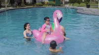 Royal Brongto Hotel - Swimmingpools
