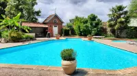 Hôtel de La Barbacane - Pools