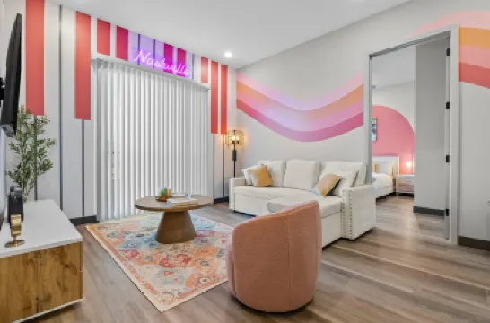 Alto Nashville Hotels near Cumberland Park