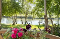 GuestReady - A Haven by the River