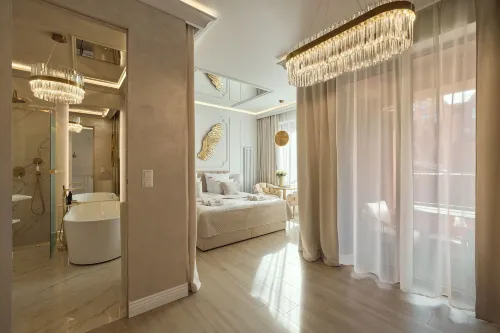 Granaria Jacuzzi Deluxe Suites by Downtown Apartments