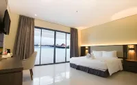 Makassar Golden Hotel - balcony