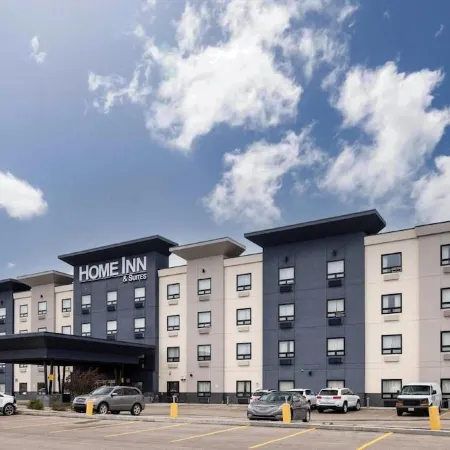 Home Inn & Suites Regina Airport
