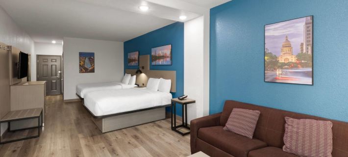 La Quinta Inn & Suites by Wyndham Kyle - Austin South Hotels in Hays County