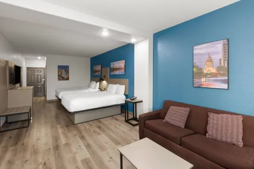 La Quinta Inn & Suites by Wyndham Kyle - Austin South - Pool