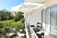 King's Holiday Apartments Hotels in 
