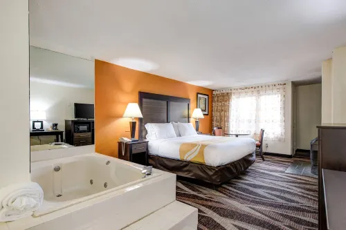 Quality Inn Creekside - Downtown Gatlinburg