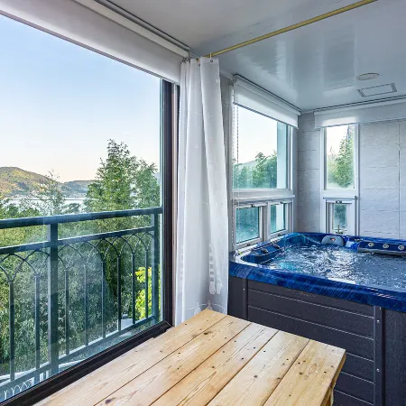Geoje Arco Pool Villa