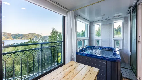 Geoje Arco Pool Villa - 2-Star