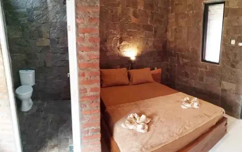 Bening Guest House Ambulu - Pensions