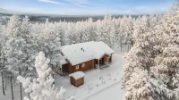 Charming Lapland Villa with Mountain Views and Private Sauna Hoteles en 