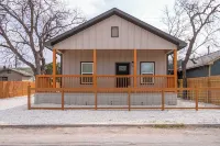 Perfect 2br/2ba Base: Clean, Modern, Near Downtown - Condos