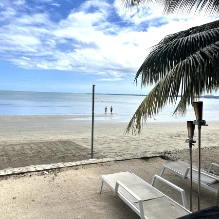 Seabeds 3 Bedroom Beachside Apartment Home
