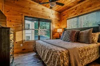 Stylish New 5BR/4BA Cabin Steps from Dollywood
