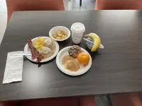 Holiday Inn Express & Suites GRANTS - MILAN by IHG - breakfast