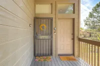 Walk to Golf and Trails! Aspen House in Flagstaff