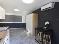 Cozy holiday flat for two Hotels in Plovanija