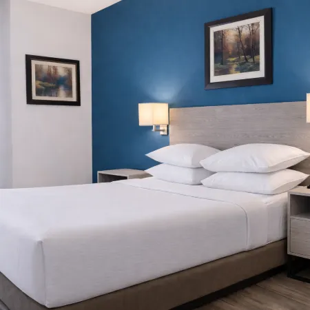 Signature Stay Inn & Suites - Downtown Hamilton