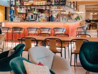 Mercure Avignon TGV Hotel et Spa - Quầy bar