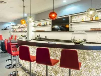 โรงแรมเมอร์เคียว ดึสเซลดอร์ฟ เซนทรุม - ที่มีบาร์