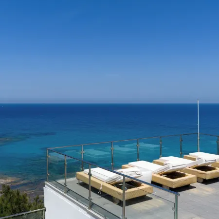 Icarus Luxury Beachfront Villa