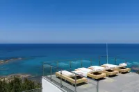 Icarus Luxury Beachfront Villa - Sea View