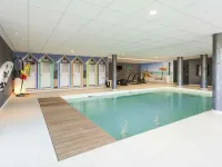 Ibis Styles Vierzon - piscina