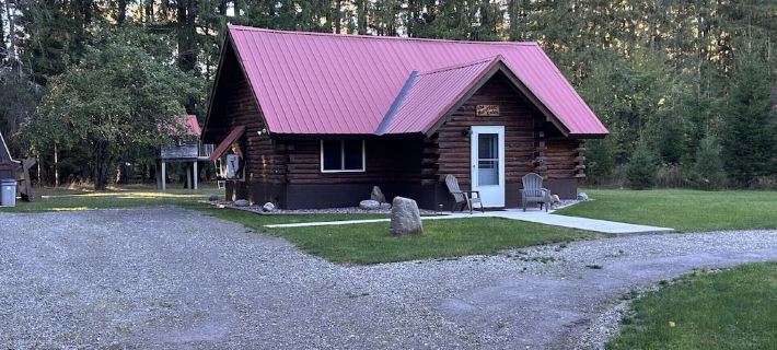 Waterfall Cabin - Pictured Rocks Lodging 뮤니징 타운쉽 호텔