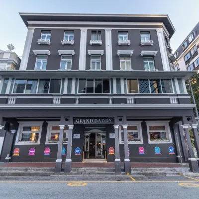 Grand Daddy Boutique Hotel Отели рядом с достопримечательностью «Улица Лонг-стрит»