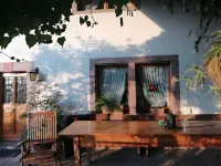 Holiday Apartment Cherry Blossom - Homestays