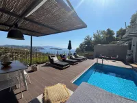 Superior 3-Bedroom Villa Cassiope with Private Pool and Breathtaking Sea Views -  Casas de vacaciones