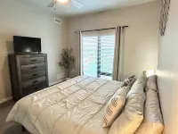Brand New 1 Bedroom, Gym, Social Room, Balcony Hotels in Waukee