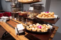 The Kendall Hotel at the Engine 7 Firehouse - sarapan