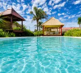 Ocean Crest Motel - 3-Star