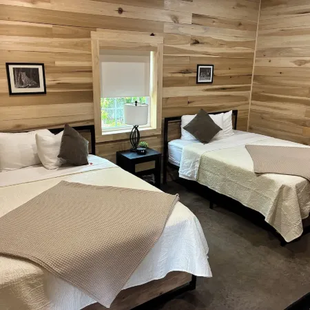 Pickwick Lake Lodge