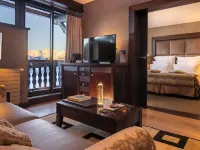 Le Lana Hotels near Altiport