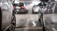 假日酒店紐倫堡尼烏里奧 - 停車場