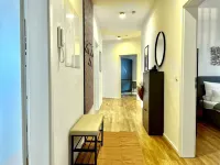 Spacious Design Retreat for Groups & Families - Apartments