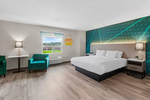 Comfort Inn - parking