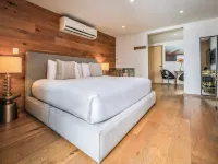 Felix by Viadora Hotels near Mexico Park