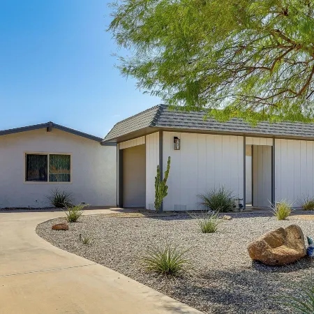 2 Mi to Lake Havasu State Park: Home w/ Pool!